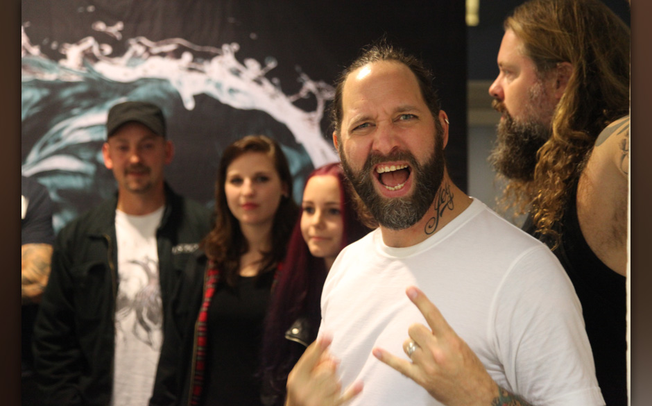 Backstage bei In Flames + Papa Roach + Wovenwar + While Shee Sleeps, Tour 2014