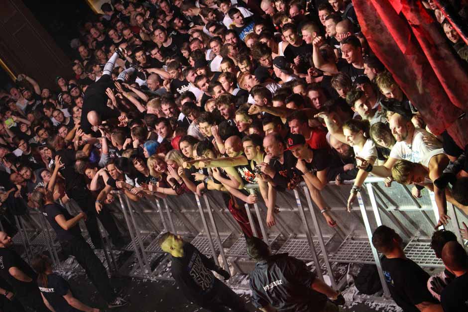 Backstage bei Heaven Shall Burn + Parkway Drive + Northlane + Carnifex, Tour 2014