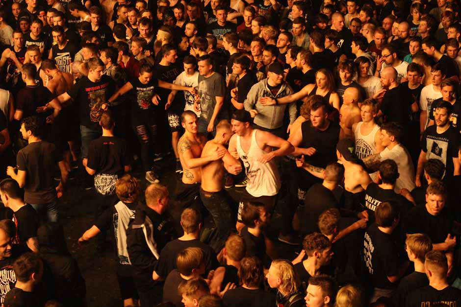 Backstage bei Heaven Shall Burn + Parkway Drive + Northlane + Carnifex, Tour 2014