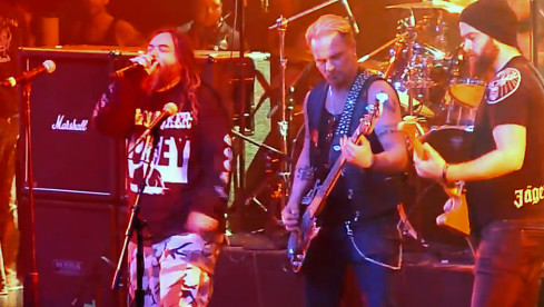 Max Cavalera und weitere Musiker covern Panteras ‘Walk’.jpg