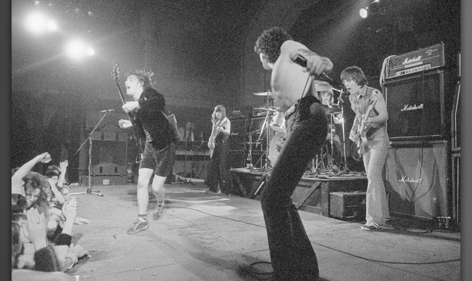 AC/DC