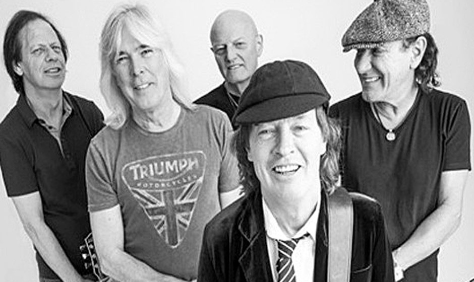 AC-DC-Line-Up 2015: Stevie Young, Cliff Williams, Chris Slade, Angus Young, Brian Johnson (v.l.n.r.)