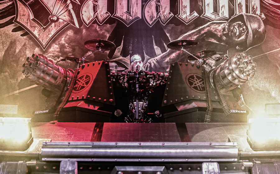 'Noch heute stammen mehr als die Hälfte der Lieder im AC/DC-Liveset aus der Zeit mit Bon Scott. Das zeigt, wie bedeutend ...