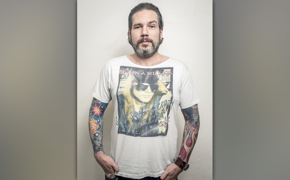 Frank Thiessies (Guns N' Roses-Shirt 'One In A Million')
1991 in New York gekauft. Warum? Drei gute Gründe: 1. Axl Rose. ...