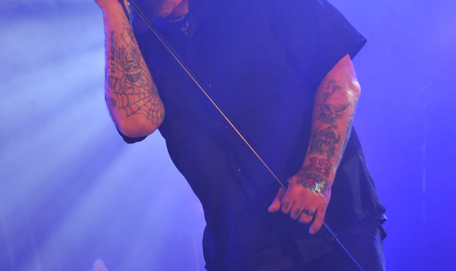 ‘Switched Off’
Ich sehe Ahlig schon „Ballade, Junge!“ krakeelen! Knapp an der Grenze zum Epos bringt Paul auch die...