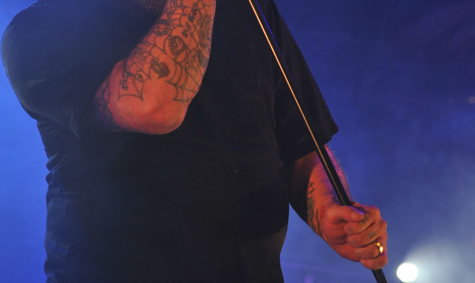 ‘Apache Falls’
„Hätte ich doch Haare...“, grinst „Die Glatze“ Dom, bekommt von irgendwoher eine Perücke aufg...