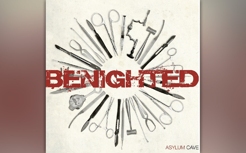 ASYLUM CAVE (Ltd Edition) von Benighted sieht aus wie...