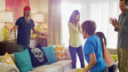 Brett Michaels (Poison) in Trailer für ‘Mother’s Day Spa Getaway With Bret Michaels’