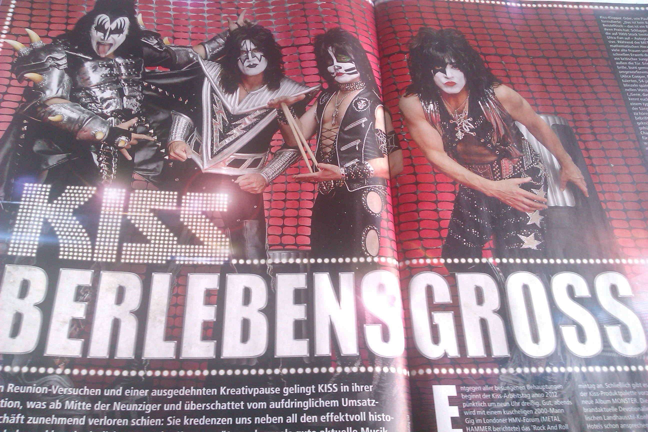 Kiss in METAL HAMMER-Ausgabe 10/2012