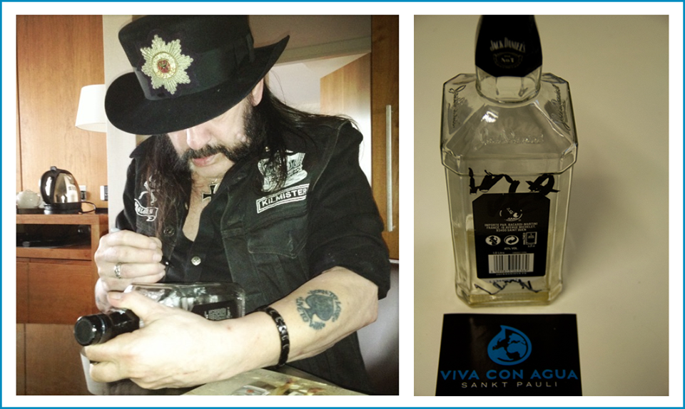 Lemmy signiert Whiskey-Flasche