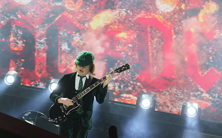 Gewinnt die AC/DC-Gitarre von Angus Young