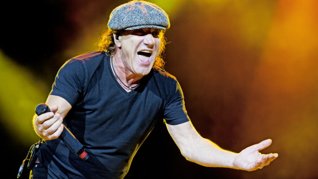 Brian Johnson mit AC/DC live in Dresden, 10.05.2015, Ostragehege