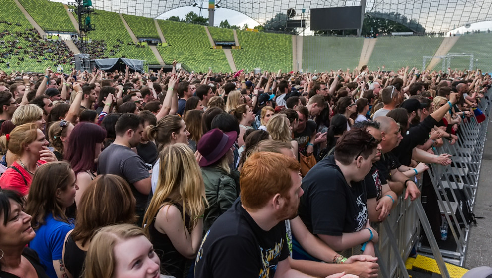 Die Besucher beim Rockavaria