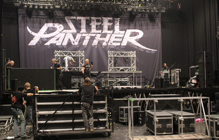 Auf Tour mit Steel Panther 2015