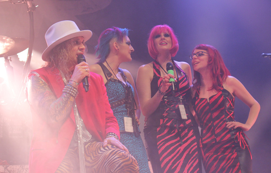 Auf Tour mit Steel Panther 2015