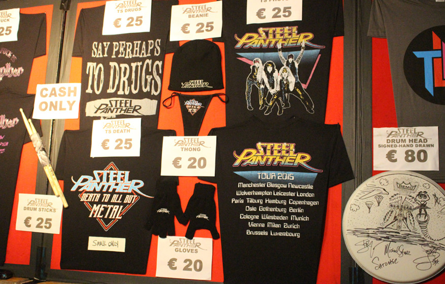 Auf Tour mit Steel Panther 2015