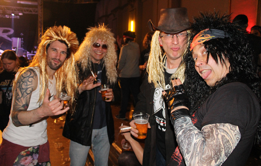 Auf Tour mit Steel Panther 2015
