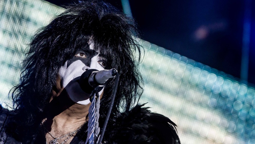 G: GOLDENE SCHALLPLATTEN

Kiss halten den Rekord für die meisten Goldenen Schallplatten in den Vereinigten Staaten