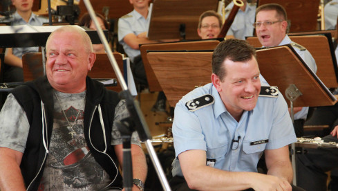 Musicnstuff.de bei den Proben von U.D.O. und dem Bundeswehr Musikkorps