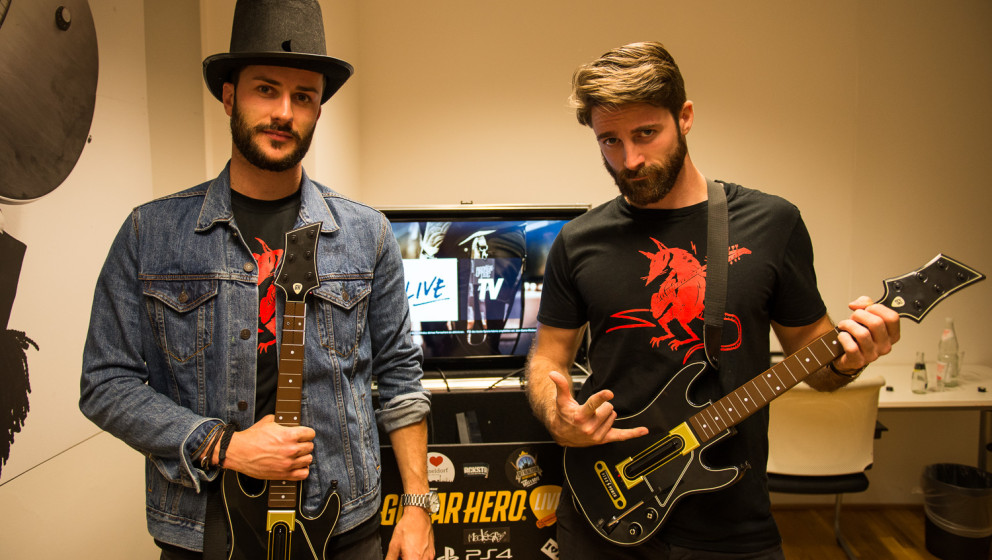 Guitar Hero-Redaktionsbesuch: Bart & Bart vs. Metal Hammer. 