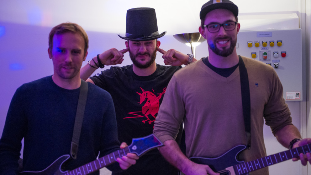 Guitar Hero-Redaktionsbesuch: Bart & Bart vs. Metal Hammer.