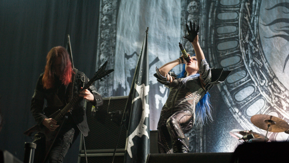 arch-enemy-oberhausen-koenig-pilsener-arena-november-2015s-fleischer-56