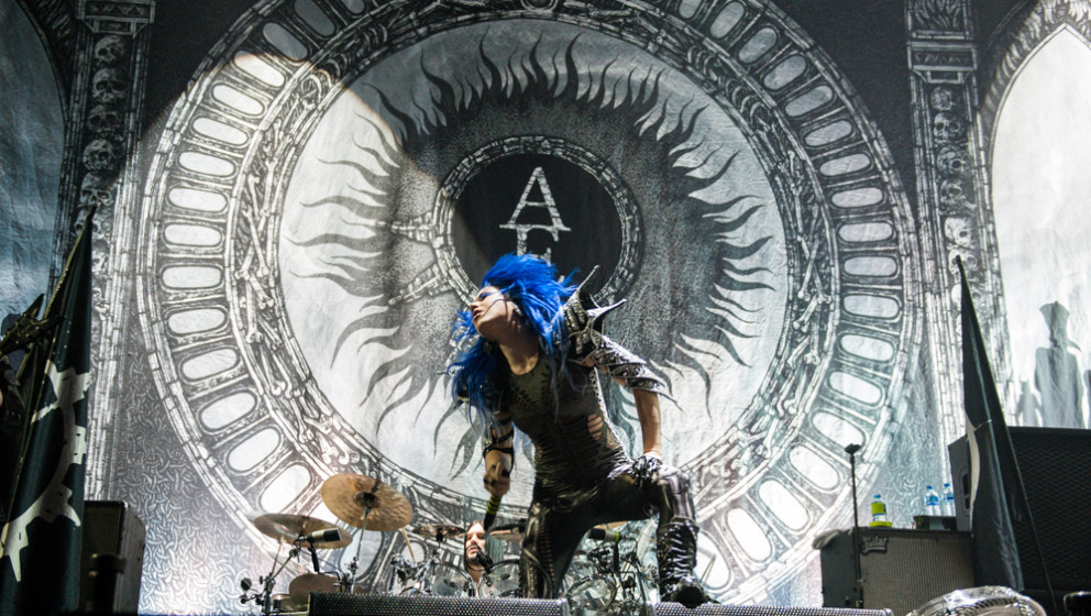 arch-enemy-oberhausen-koenig-pilsener-arena-november-2015s-fleischer-63