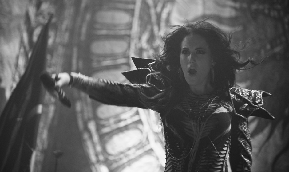 Arch Enemy 18.11.15, Hamburg - Barclaycard Arena_04