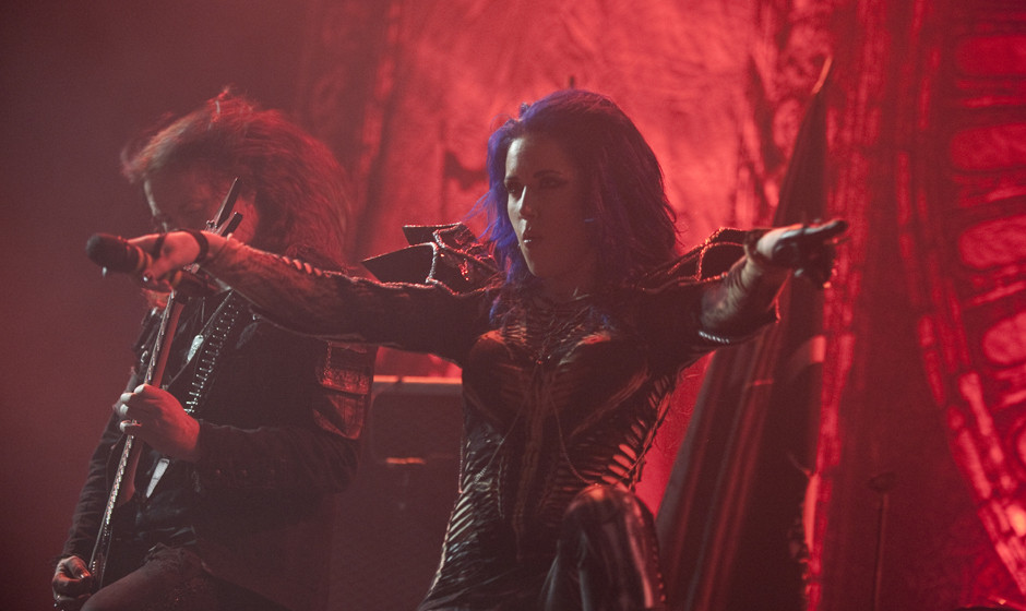 Arch Enemy 18.11.15, Hamburg - Barclaycard Arena_07