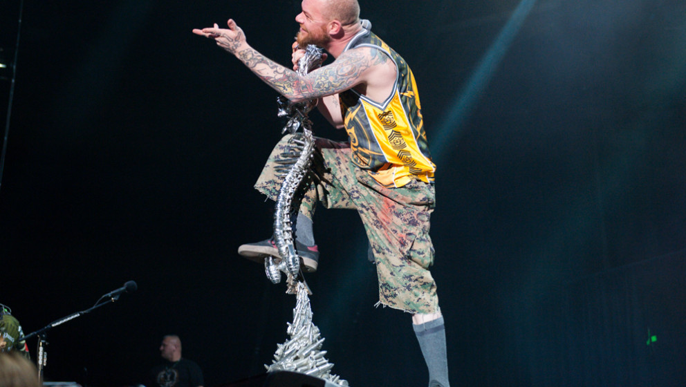 five-finger-death-punch-mitsubishi-electric-halle-november-2015-s-fleischer-131