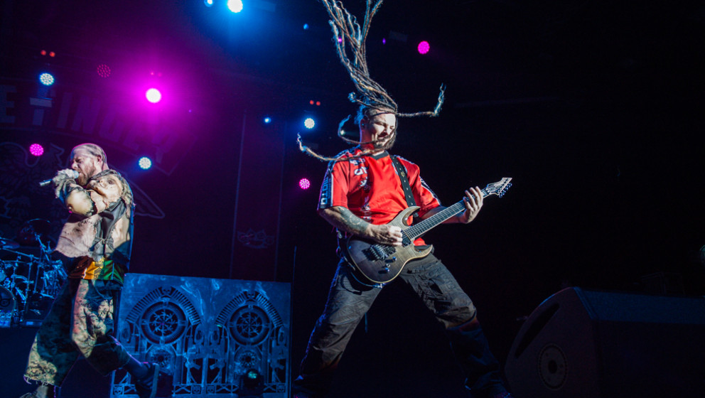 five-finger-death-punch-mitsubishi-electric-halle-november-2015-s-fleischer-16
