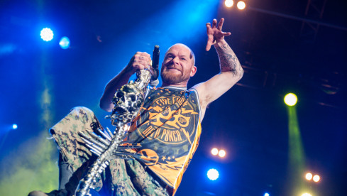 five-finger-death-punch-mitsubishi-electric-halle-november-2015-s-fleischer-174