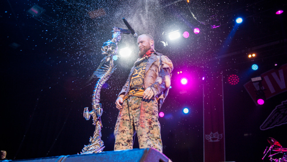 five-finger-death-punch-mitsubishi-electric-halle-november-2015-s-fleischer-3