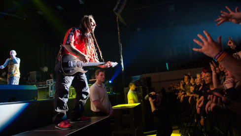 five-finger-death-punch-mitsubishi-electric-halle-november-2015-s-fleischer-90