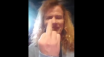 Dave Mustaine Mittelfinger