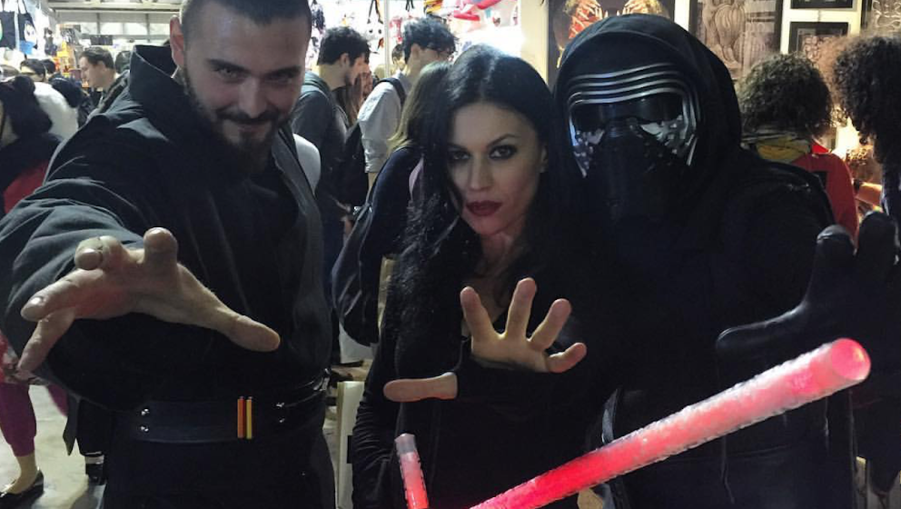 Cristina Scabbia als Sith-Lord auf der Comicmesse