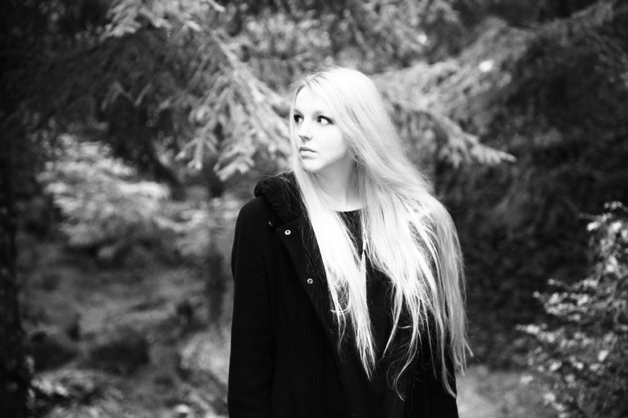 Streamt hier das komplette SylvaineAlbum WISTFUL