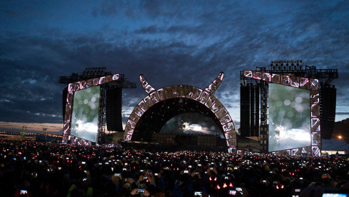 LISBON, PORTUGAL - MAY 07: A general view as AC/DC perform on the opening night of Rock or Bust Tour at the Passeio Mariti...