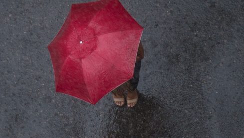 TOPSHOT-BRAZIL-WEATHER-RAIN-FEATURE