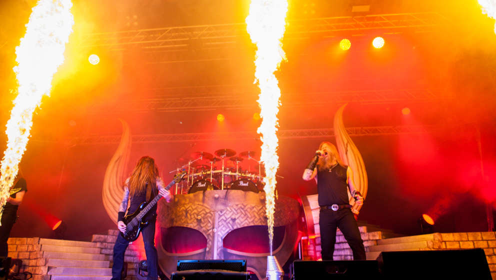 Amon Amarth + Grand Magus + Testament @ Turbinenhalle, Oberhause,