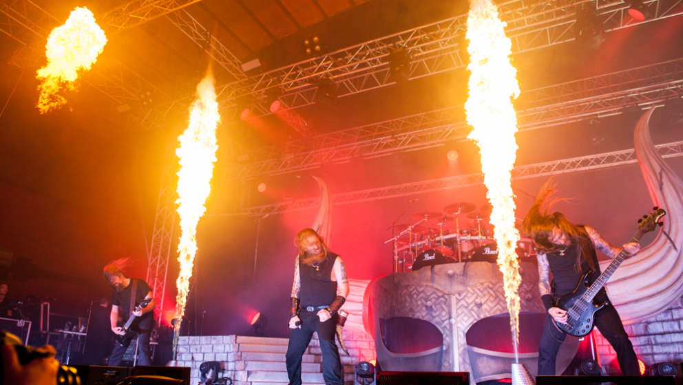 Amon Amarth + Grand Magus + Testament @ Turbinenhalle, Oberhause,