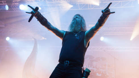 Amon Amarth + Grand Magus + Testament @ Turbinenhalle, Oberhause,