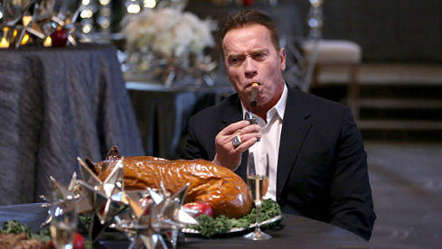 Im Bild: Arnold Schwarzenegger mit Twitter-Beef-Siegeszigarre