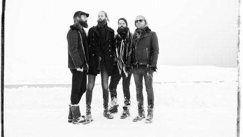 Sólstafir sind mitten aus dem Nirgendwo und kreieren eine Soundlandschaft, die Island nicht besser nachzeichnen könnte.