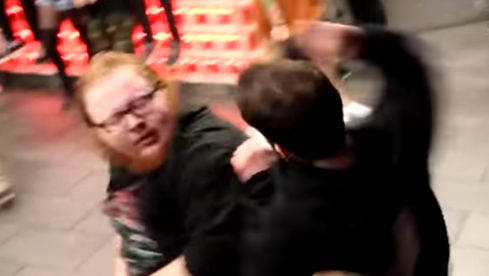 Ausschnitt aus "Ozzy Man Reviews: Hardcore Dancing"