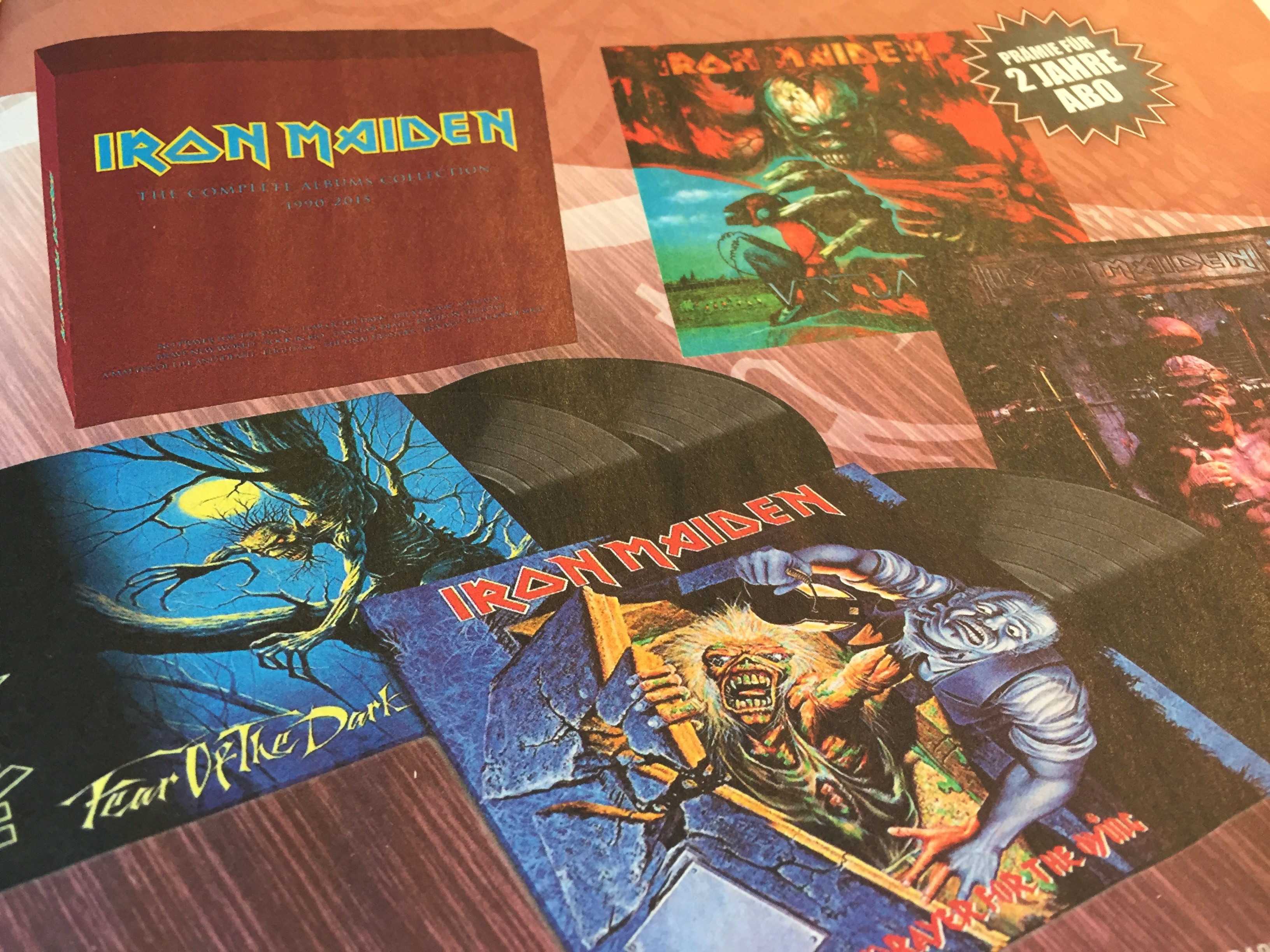 Iron Maiden VinylBox geschenkt + 24 Ausgaben METAL HAMMER zum Sparpreis
