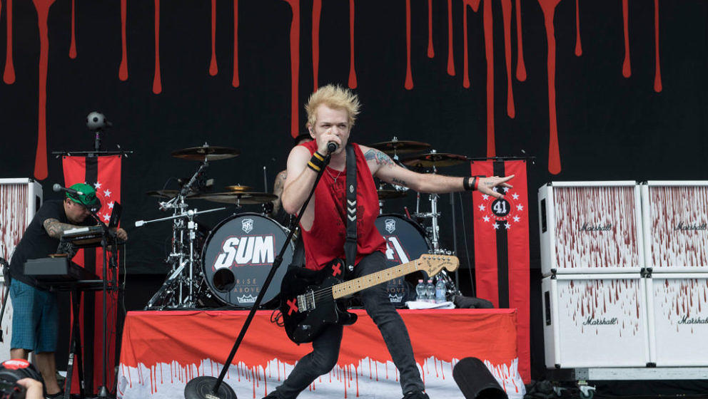 NUERBURG, GERMANY - JUNE 03: Singer Deryck Whibley of SUM 41 performs on stage during the second day of 'Rock am Ring' on Jun