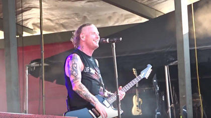 corey_taylor_live