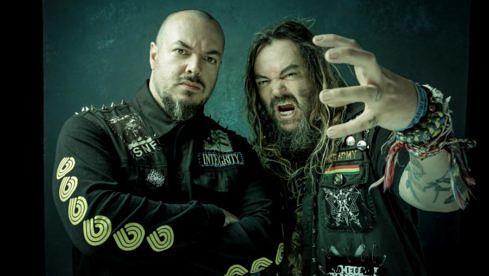 Die beiden Sepultura-Legenden Max (r.) und Igor Cavalera mussten Abschied nehmen von ihrer Mama
