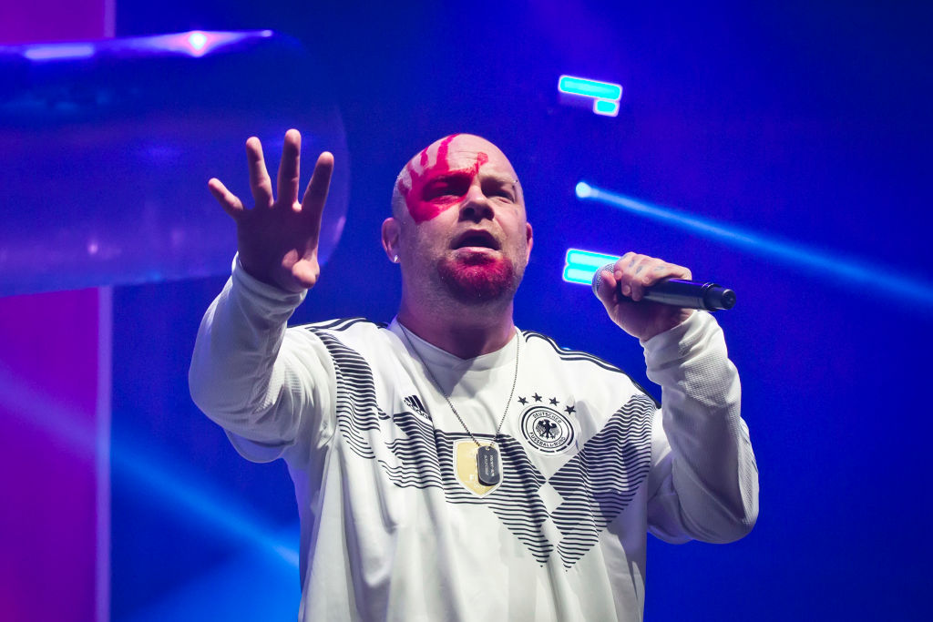 ivan-moody-five-finger-death-punch-ist-45